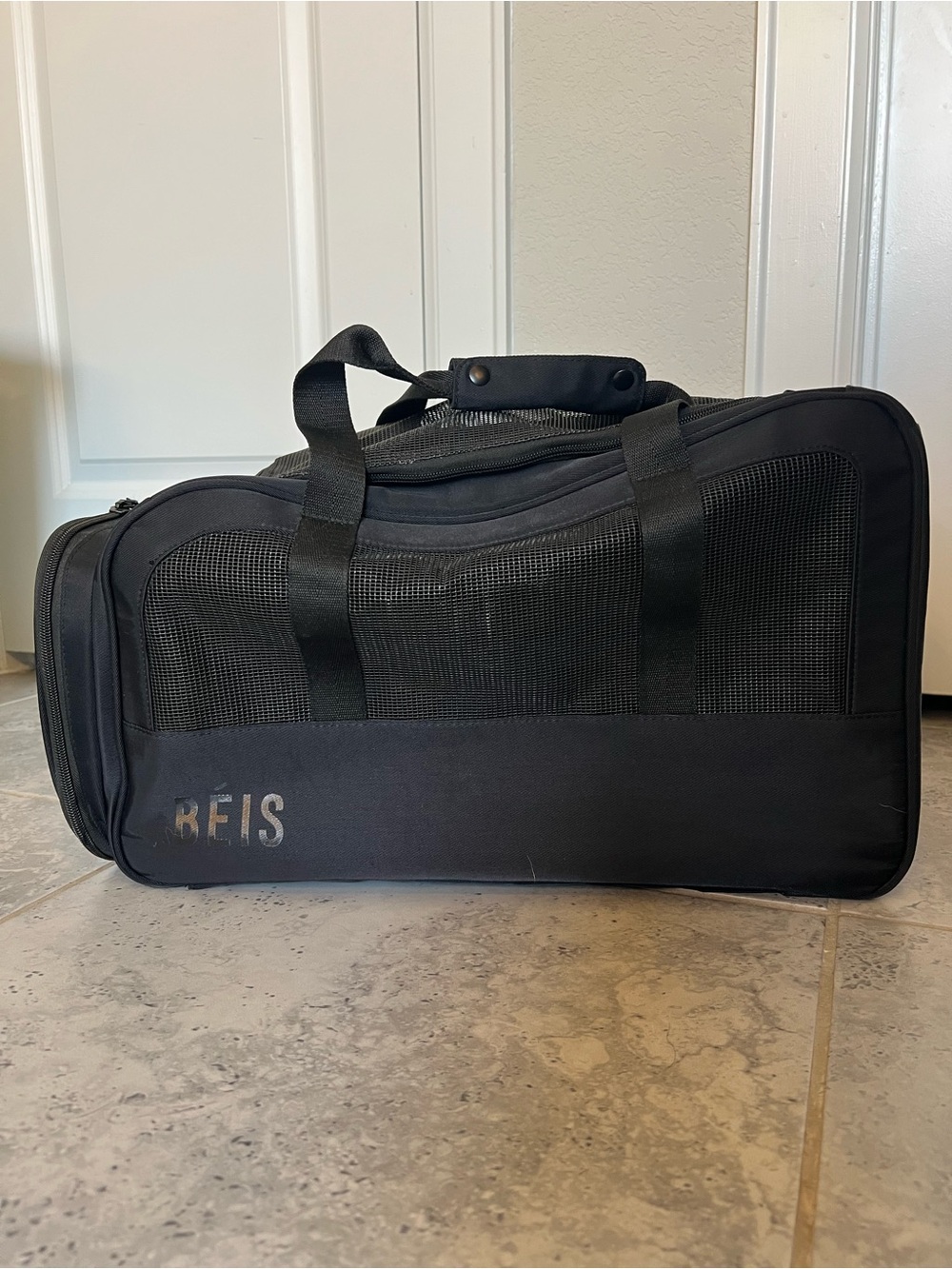 BÉIS Regulation Pet Travel Carrier – Black NWOT